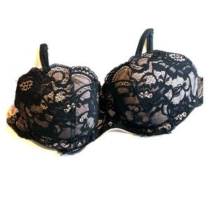 Victoria Secret | Women’s 34 B | black lace bra